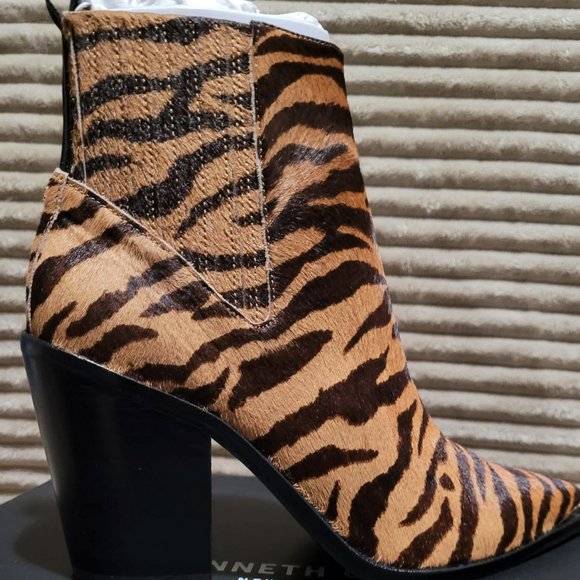 Kenneth Cole New York Women's West Side Block Heel Bootie - Picture 3 of 5